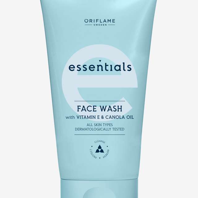 Essentials Face Wash with Vitamin E & Canola Oil 150 ML